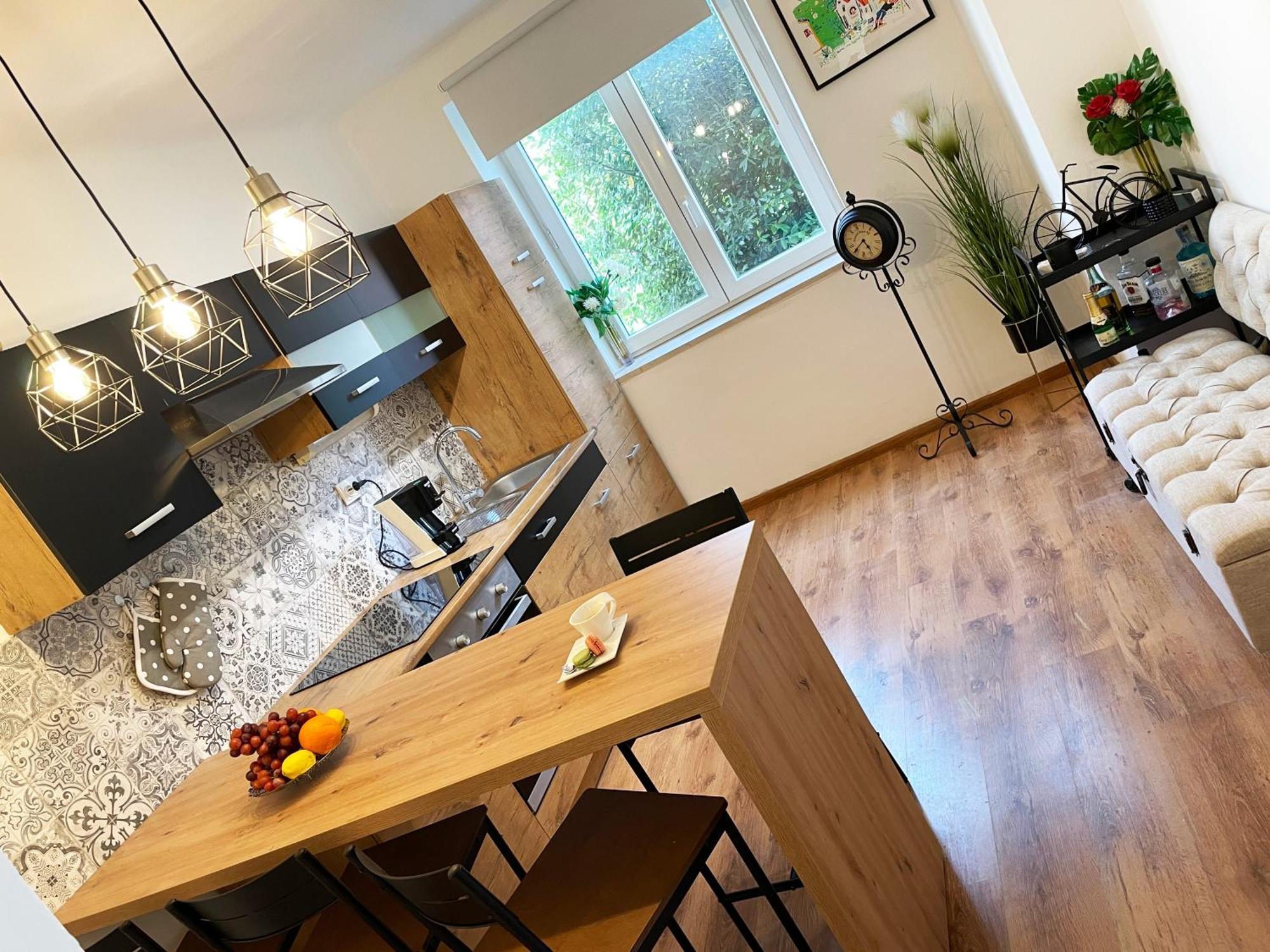 Cute Apartment In Rijeka Near Beach With Parking Ngoại thất bức ảnh